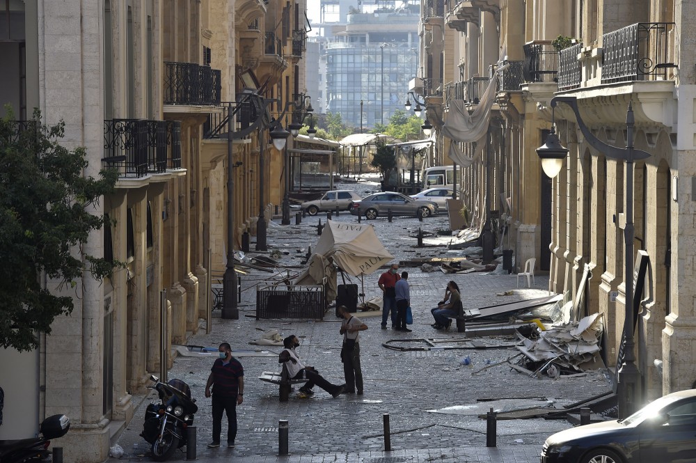 Βηρυτός: Ξεπέρασαν τους 100 οι νεκροί, χιλιάδες τραυματίες και πολλοί αγνοούμενοι, 300.000 άνθρωποι έχουν μείνει χωρίς στέγη