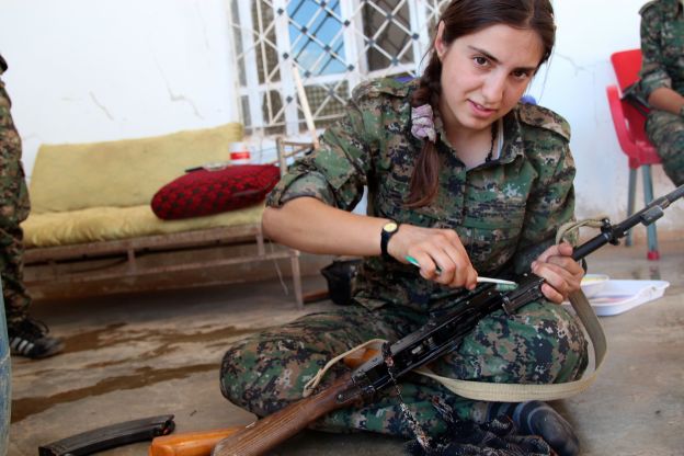 Αυτή είναι η γυναίκα στρατηγός των Κούρδων στο Κομπάνι