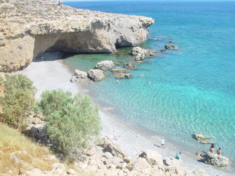 Άσπρος Ποταμός Κρήτης: αναστήλωσαν τον αρχαιότερο συνοικισμό χωρίς ρεύμα και οι τουρίστες κάνουν ουρά