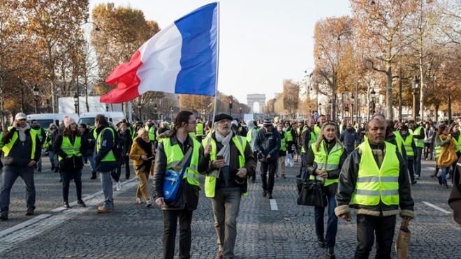 Κινητοποίηση των «κίτρινων γιλέκων»: 244.000 σε εκδηλώσεις διαμαρτυρίας σε ολόκληρη την Γαλλία
