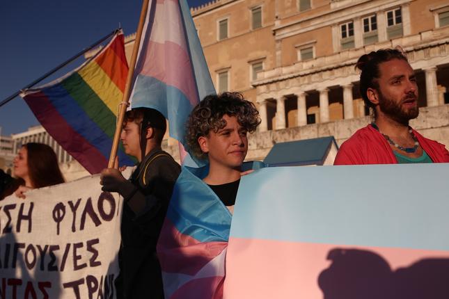 Νέα έκδοση: Εγκλήματα μίσους κατά ΛΟΑΤΚΙ και ανθρώπων
