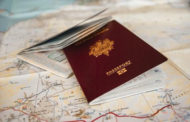 Αυτό είναι το πιο ισχυρό διαβατήριο στον κόσμο - Ποια θέση έχει το ελληνικό