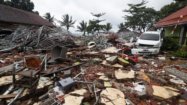 Τσουνάμι στην Ινδονησία: Στους 281 αυξήθηκαν οι νεκροί, πάνω από 1.000 τραυματίες (video)