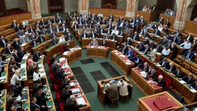 ΠΓΔΜ: Ξεκινά στην Ολομέλεια η συζήτηση για αναθεώρηση του Συντάγματος βάσει της Συμφωνίας των Πρεσπών