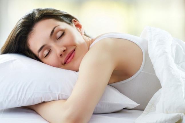 Προσοχή: Αυτοί είναι οι κίνδυνοι αν κοιμάστε λιγότερο από έξι ώρες