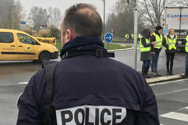 Γαλλία: Έξι μήνες φυλακή για μια ανάρτηση στο Facebook