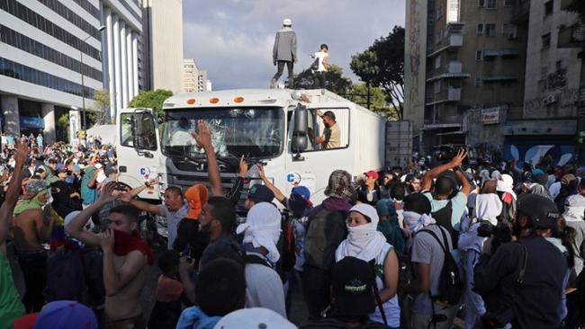 Aντικυβερνητικές διαδηλώσεις στη Βενεζουέλα - Πληροφορίες για τουλάχιστον 13 νεκρούς