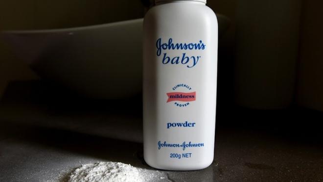 Οι αμερικανικές αρχές κλήτευσαν την Johnson & Johnson για τον αμίαντο στις βρεφικές πούδρες