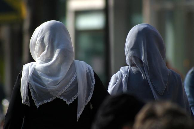 Νέα Ζηλανδία: Οι γυναίκες φόρεσαν μαντίλες σε ένδειξη αλληλεγγύης