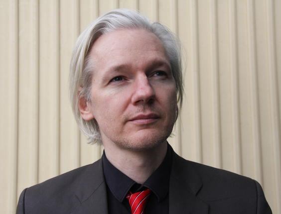 Βρετανία: Ο ιδρυτής του Wikileaks Τζούλιαν Ασάνζ είναι στο στόχαστρο επιχείρησης κατασκοπείας στην πρεσβεία του Ισημερινού