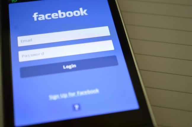 Facebook: "Ανέβασε" στοιχεία e-mail 1,5 εκατομμυρίων χρηστών χωρίς τη συγκατάθεσή τους