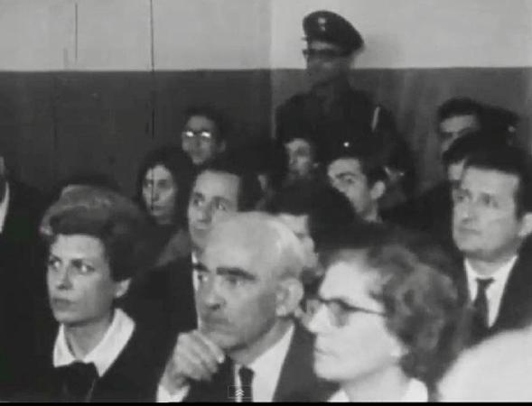 Χούντα - 1967: Η καταδίκη της μητέρας μου σε δέκα χρόνια φυλάκιση από το στρατοδικείο | Της Έλενας Ακρίτα