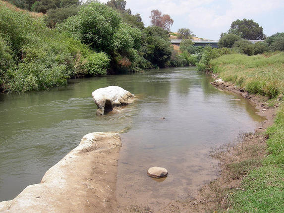 Ιορδάνης ποταμός: 200.000 προσκυνητές βαπτίζονται κάθε χρόνο (video)