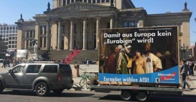 Γερμανία: Νέα προκλητική αφίσα από το ακροδεξιό AfD που εικονίζει μια γυμνή σκλάβα