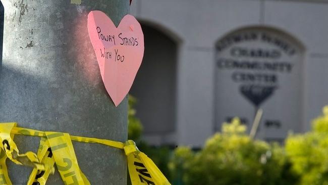 Σαν Ντιέγκο ΗΠΑ: "Έγκλημα μίσους" σε συναγωγή με μια γυναίκα νεκρή και τρεις τραυματίες