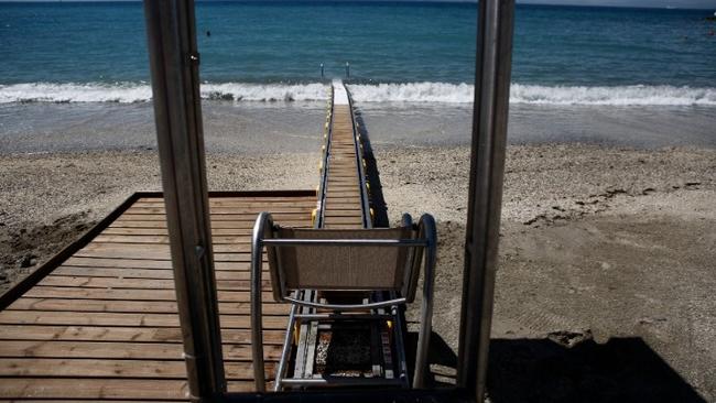 Τοποθέτηση καινοτόμου μηχανισμού αυτόνομης πρόσβασης των ΑΜΕΑ στην παραλία Αλίμου