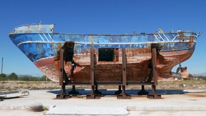 Το ψαράδικο-φέρετρο 800 ψυχών στη Μπιενάλε της Βενετίας