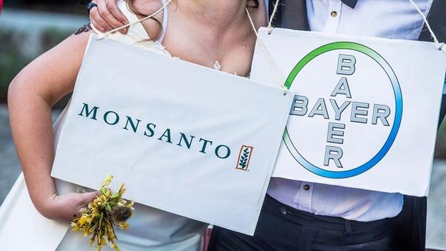 Η Monsanto «φακέλωνε» πολιτικούς και δημοσιογράφους
