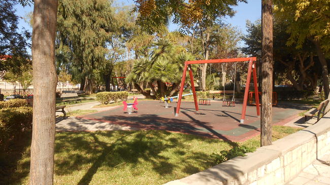 Μαθητές στα Χανιά «υιοθέτησαν» και καθάρισαν το κεντρικό Πάρκο