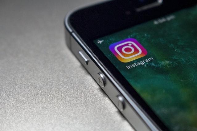 Έφηβη πήδηξε από ταράτσα αφού έκανε δημοσκόπηση στο Instagram για το αν θα πρέπει να αυτοκτονήσει