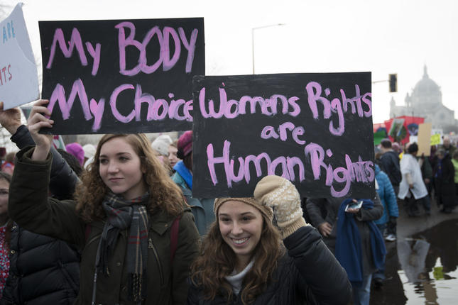 "Δικό μου σώμα, δική μου επιλογή": χιλιάδες άνθρωποι διαδηλώνουν υπέρ των αμβλώσεων στην Αλαμπάμα