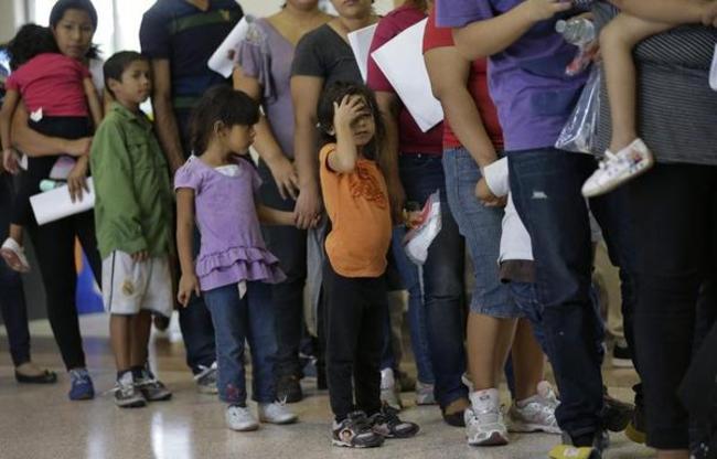 Πάνω από 900 ανήλικοι μετανάστες χωρίστηκαν από τους γονείς τους τον τελευταίο χρόνο στις Ηνωμένες Πολιτείες