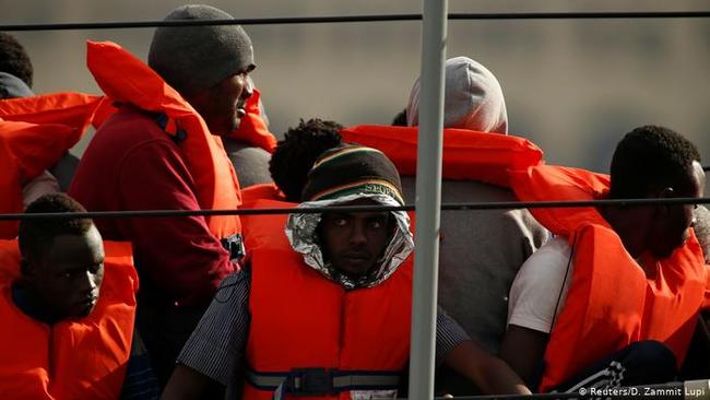 216 μετανάστες διασώθηκαν χθες το βράδυ από το ναυτικό της Μάλτας