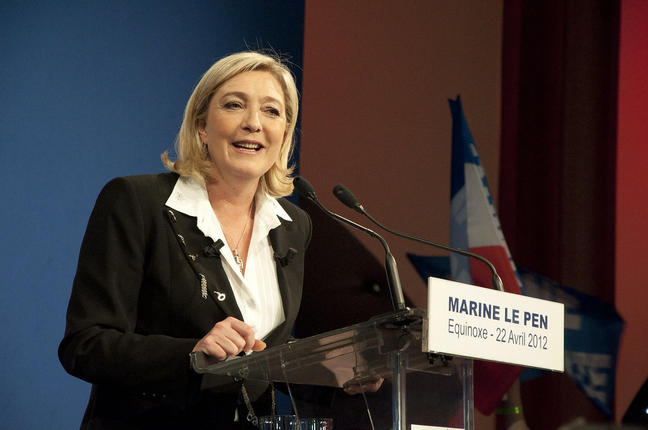 Γαλλία: Νίκη της Μαρίν Λεπέν δείχνουν τα exit polls