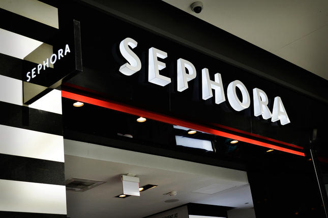 ΗΠΑ: Τα Sephora θα κλείσουν για μια ημέρα τα καταστήματά τους μετά από ρατσιστικό περιστατικό