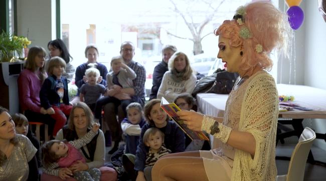 Το Φεστιβάλ Αθηνών και Επιδαύρου, κόντρα στις ομοφοβικές τσιρίδες: Drag queens θα διαβάσουν παραμύθια σε παιδιά έως 12 ετών (Video)