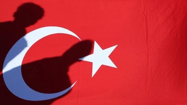 Bloomberg: Σκληρές κυρώσεις κατά της Τουρκίας για τους S-400 εξετάζει η Ουάσιγκτον - υποχωρεί η τουρκική λίρα