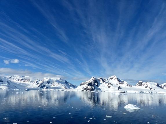 Βομβαρδισμό της Ανταρκτικής με τεχνητό χιόνι προτείνουν επιστήμονες