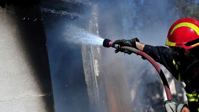 Πυρκαγιά στα Μέγαρα - Άμεση παρέμβαση της Πυροσβεστικής