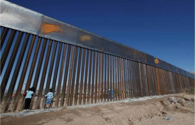 ΗΠΑ: Το Ανώτατο Δικαστήριο ενέκρινε την κατασκευή τείχους στα σύνορα με το Μεξικό