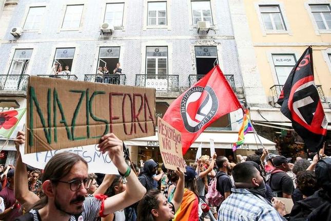#NoNazisOnOurStreets Χιλιάδες αντιφασίστες στην Πορτογαλία ενάντια στους νεοναζί