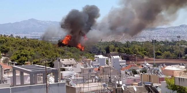 Φωτιά στο δάσος Χαϊδαρίου - Κλειστοί δρόμοι στην περιοχή (Video | Photo)