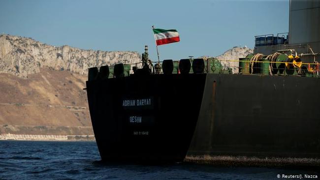 Spiegel: Πρόβλημα για την Αθήνα το ιρανικό τάνκερ
