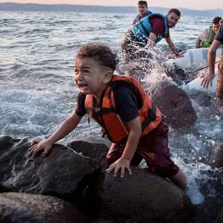 Πως μπορείς να είσαι ρατσιστής; Υγρός τάφος για 900 πρόσφυγες η Μεσόγειος το 2019