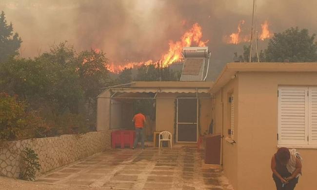 Τώρα! Εκτός ελέγχου η μεγάλη πυρκαγιά στη Ζάκυνθο - Εκκενώνονται τα χωριά Αγαλάς και Κερί