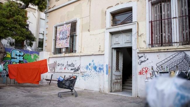 Την ανησυχία του για τις επιχειρήσεις εκκένωσης καταλήψεων εκφράζει το Ελληνικό Συμβούλιο για τους Πρόσφυγες