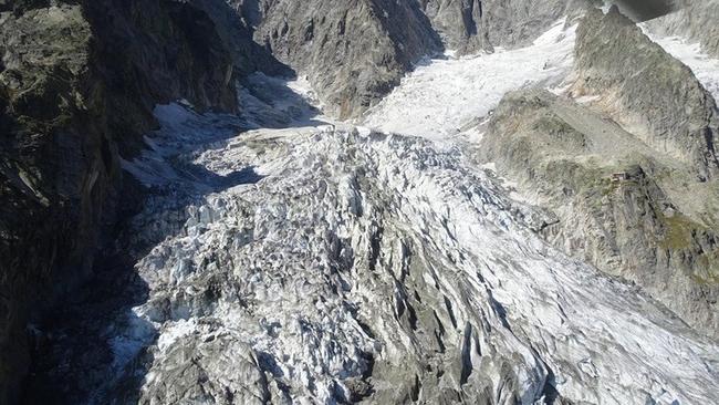 Συναγερμός στην Ιταλία: Ένας παγετώνας του Λευκού Όρους κινδυνεύει να καταρρεύσει