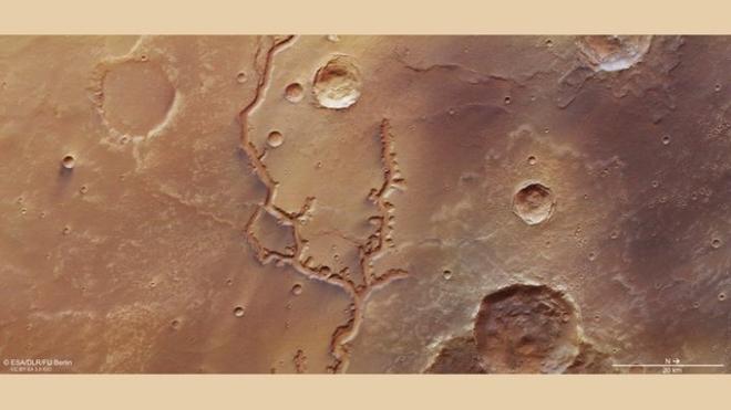Νέες φωτογραφίες από κοιλάδες του Άρη όπου κάποτε κυλούσαν μεγάλα ποτάμια