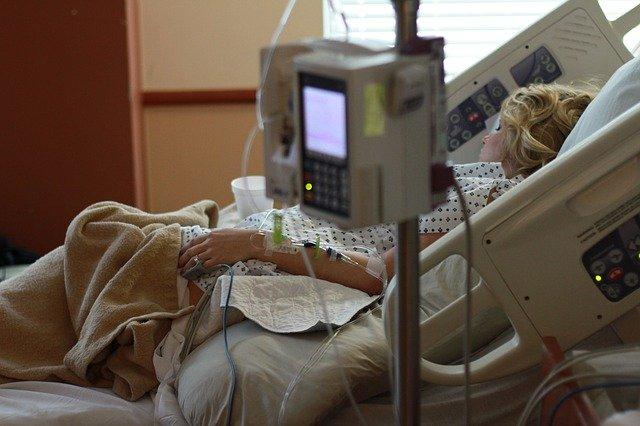 Σε απόγνωση οι καρκινοπαθείς: Ακυρώνονται χημειοθεραπείες λόγω έλλειψης φαρμάκων