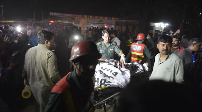 Πακιστάν: Πολύνεκρη βομβιστική επίθεση