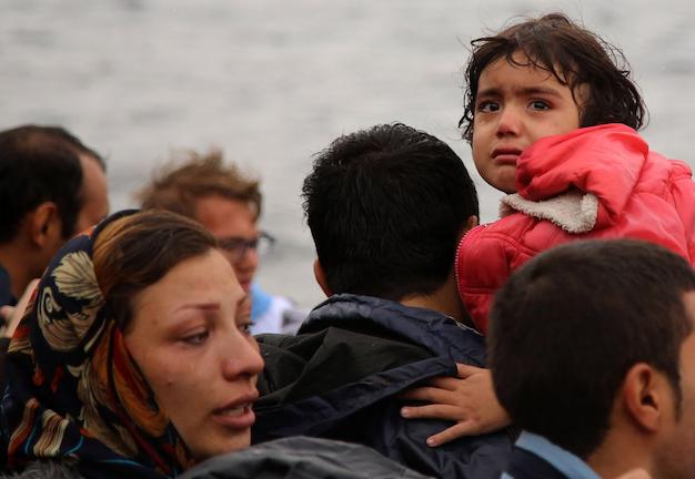 The Times:Τούρκοι φύλακες σκοτώνουν στα σύνορα πρόσφυγες ακόμη και παιδιά