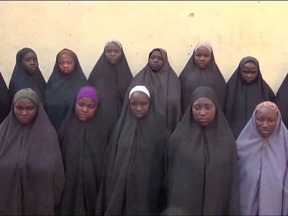 "Απόδειξη ζωής" για 15 από τις μαθήτριες που είχε απαγάγει η Boko Haram πριν δύο χρόνια (ΒΙΝΤΕΟ)