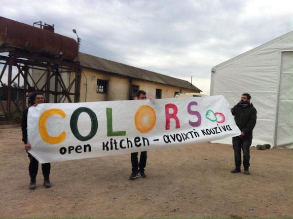 Colors - Ανοιχτή Κουζίνα: Προσφέροντας καθημερινά μέχρι και 8.000 γεύματα στην Ειδομένη (ΒΙΝΤΕΟ)