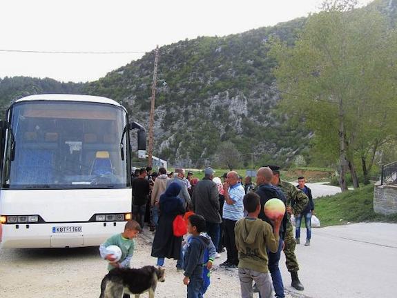 Στο Τσεπέλοβο πρόσφυγες από την Ειδομένη (ΦΩΤΟ)