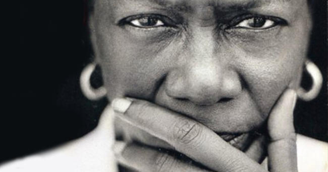 Πέθανε η ακτιβίστρια Αfeni Shakur, ιδρυτικό μέλος των Μαύρων Πανθήρων (ΒΙΝΤΕΟ)