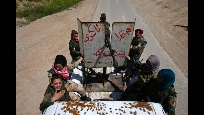 30 γυναίκες πολεμούν τον ISIS (BINTEO)